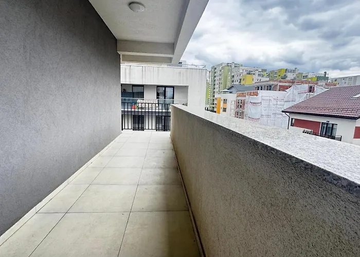 Rebreanu, Coresi Mall Large 2 Camere, Sleeps 6