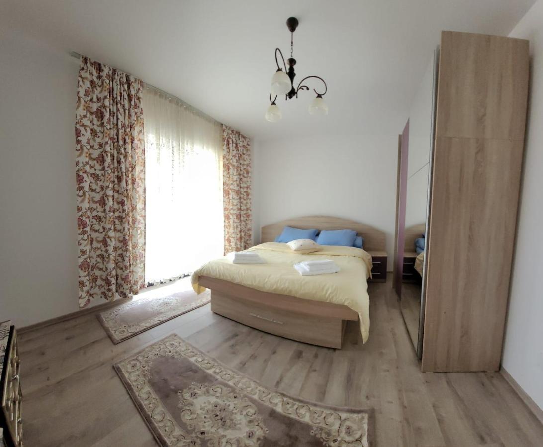 Rebreanu, Coresi Mall Large 2 Camere, Sleeps 6 *