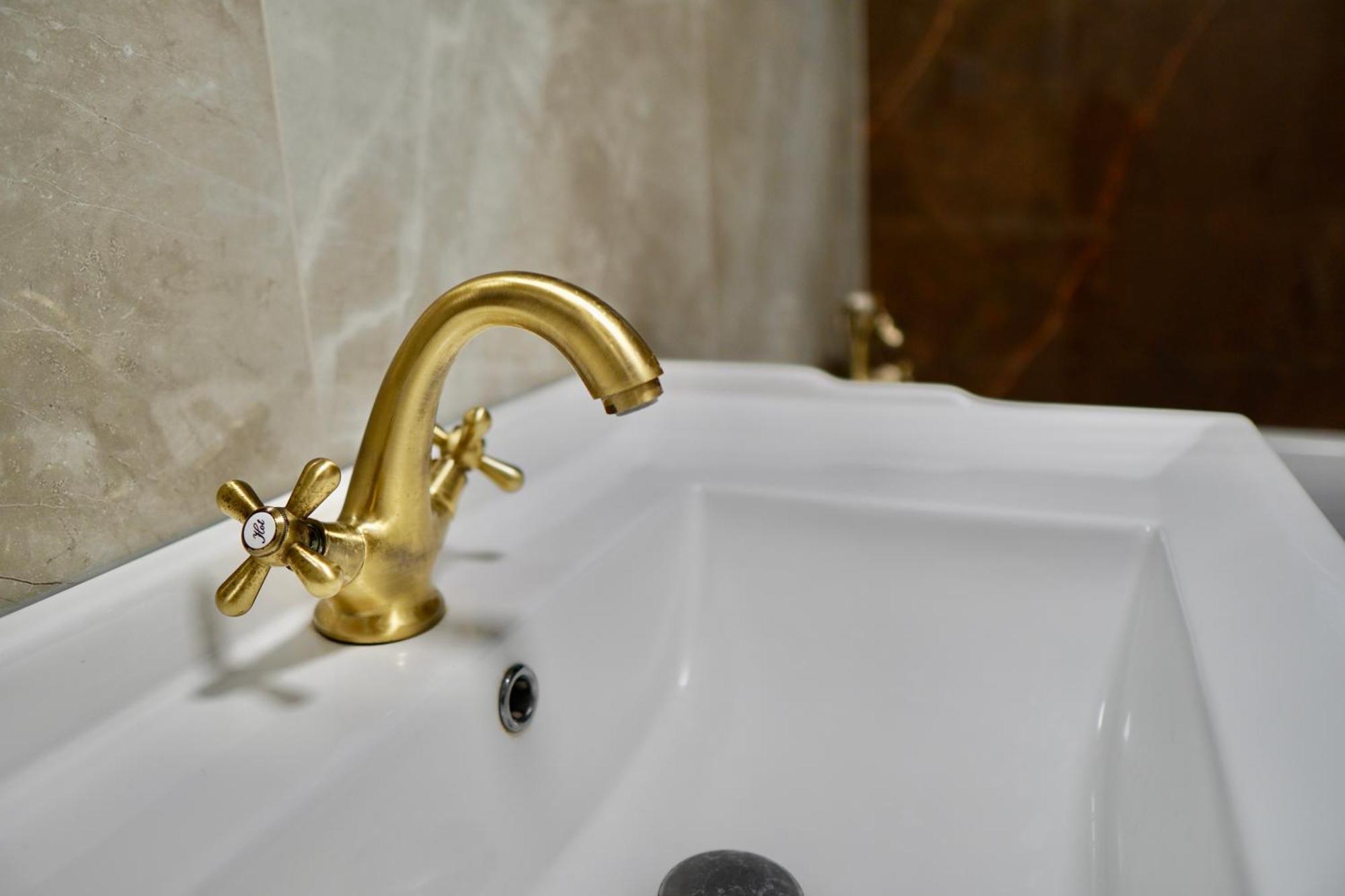 דירה Rebreanu, Coresi Mall Large 2 Camere, Sleeps 6 *
