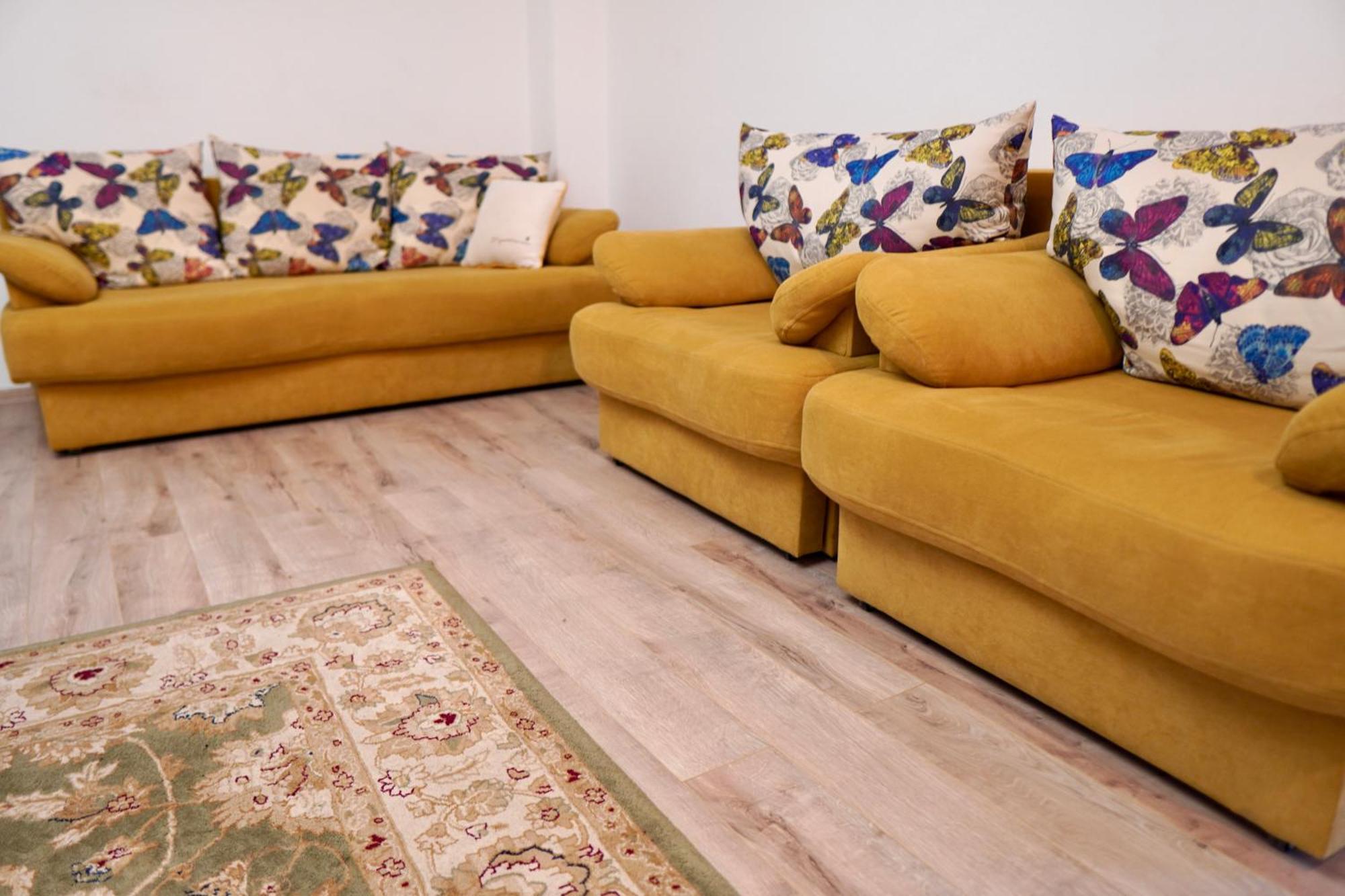 Rebreanu, Coresi Mall Large 2 Camere, Sleeps 6 דירה *
