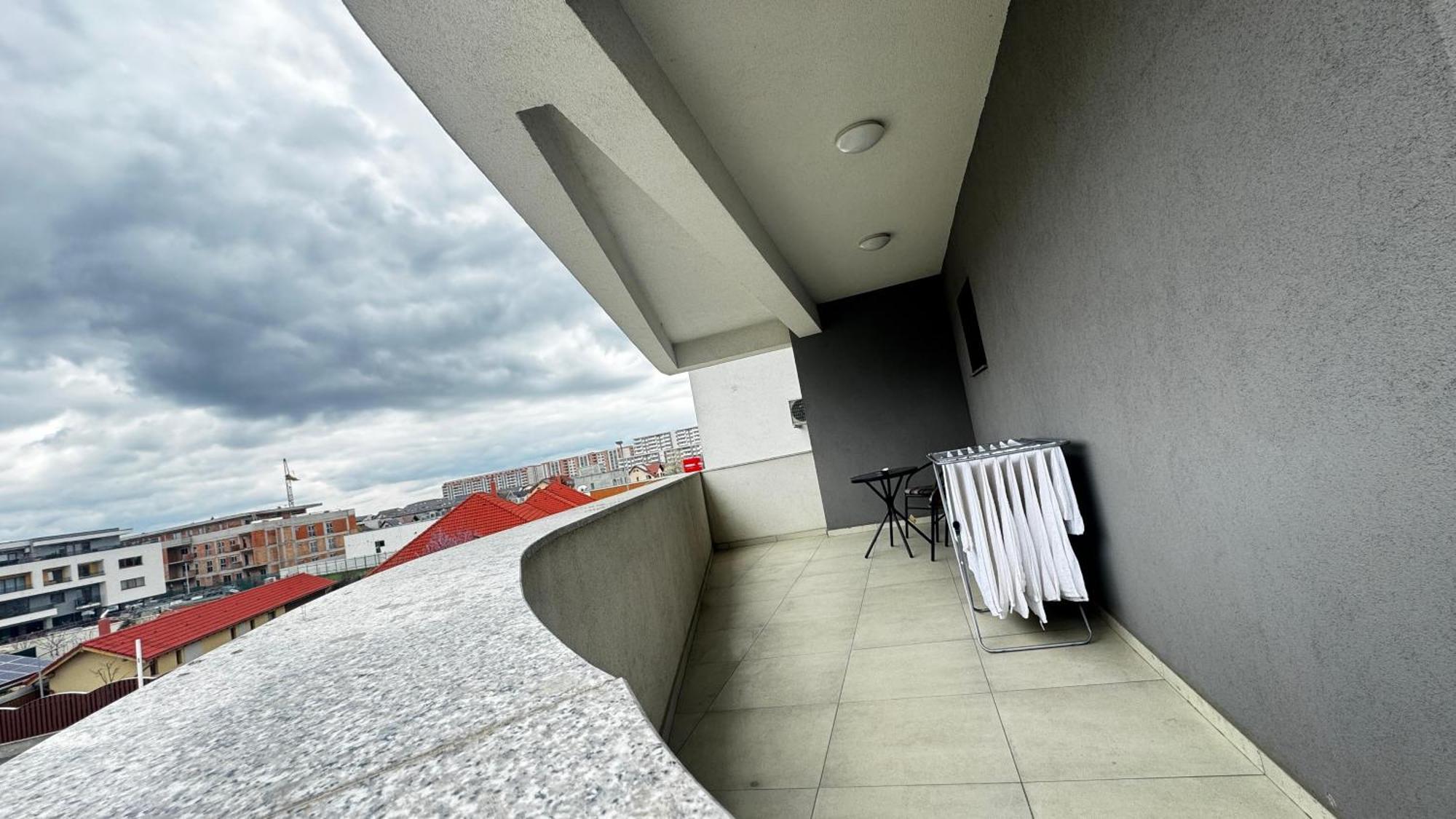 Rebreanu, Coresi Mall Large 2 Camere, Sleeps 6