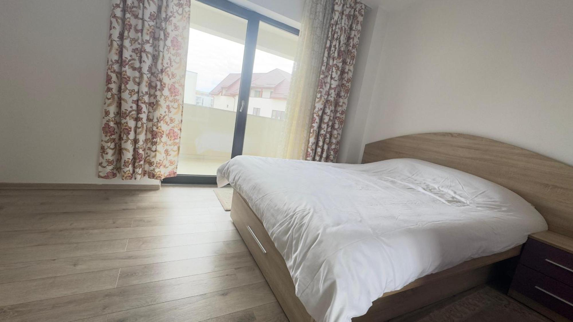דירה Rebreanu, Coresi Mall Large 2 Camere, Sleeps 6 בראשוב